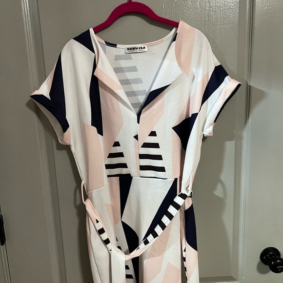 Geometric design dress - Picture 4 of 8